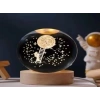 Dekoratif Merdivenli Astronot Ve Ay Tasarımlı Ahşap Altlıklı Işıklı Cam Küre Cam:6cm Ahşap:2cm