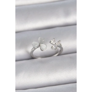 Pirinç Gümüş Renk Ayarlanabilir Zirkon Taşlı Beyaz Mineli Kalp Model Kadın Yüzük