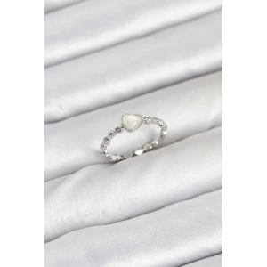 Pirinç Gümüş Renk Kalpli Model Kadın Yüzük