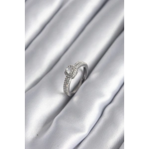 Pirinç Gümüş Renk Zirkon Taşlı Kadın Yüzük