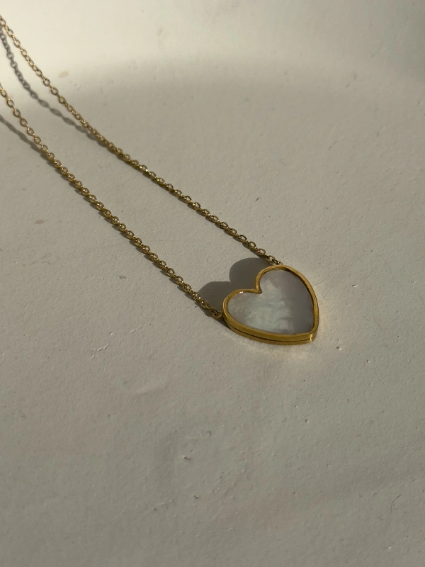 Favola Kalp Figürlü Kadın Çelik Kolye