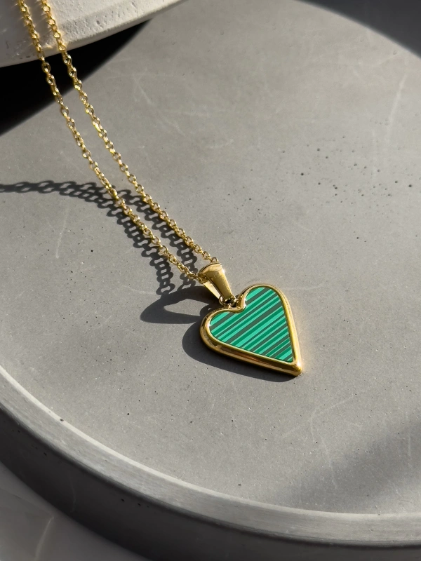 VerdeSmeraldo Kalp Figürlü Kadın Çelik Kolye