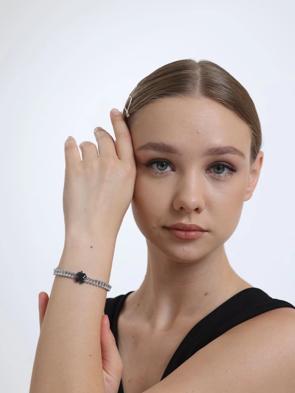 Antonella Yonca Figürlü Sıra Taşlı Kadın Çelik Bileklik