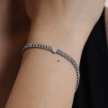 Delicato Yonca Figürlü Sıra Taşlı Kadın Çelik Bileklik
