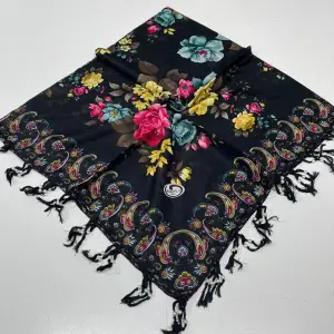 Huzurlu Püsküllü Boncuklu El İşi Yazma (pbs9403)