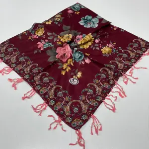 Huzurlu Püsküllü Boncuklu El İşi Yazma (pbs9412)