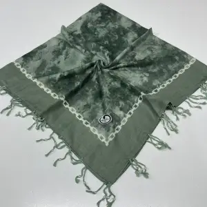 Huzurlu Püsküllü Boncuklu El İşi Yazma (pbs9516)