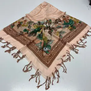 Huzurlu Püsküllü Boncuklu El İşi Yazma (pbs9802)