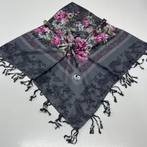 Huzurlu Püsküllü Boncuklu El İşi Yazma (pbs9805)