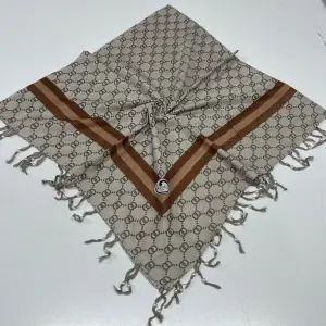 Huzurlu Püsküllü Boncuklu El İşi Yazma (pbs9910)