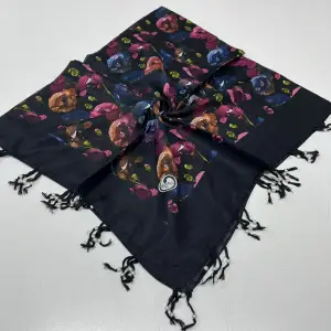 Huzurlu Püsküllü Boncuklu El İşi Yazma (pbs9713)