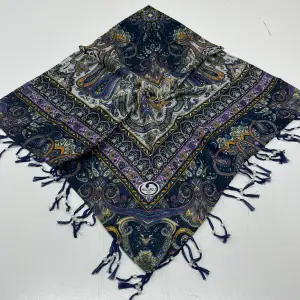 Huzurlu Püsküllü Boncuklu El İşi Yazma (pbs9601)