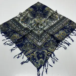 Huzurlu Püsküllü Boncuklu El İşi Yazma (pbs9604)