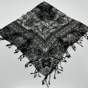 Huzurlu Püsküllü Boncuklu El İşi Yazma (pbs9611)