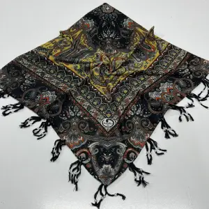 Huzurlu Püsküllü Boncuklu El İşi Yazma (pbs9616)