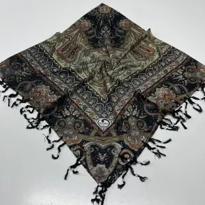 Huzurlu Püsküllü Boncuklu El İşi Yazma (pbs9618)