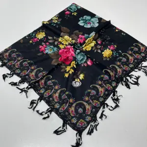 Huzurlu Püsküllü Boncuklu El İşi Yazma (pbs9403)