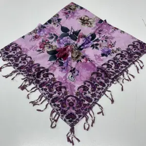 Huzurlu Püsküllü Boncuklu El İşi Yazma (pbs9413)