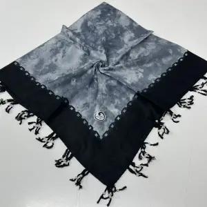 Huzurlu Püsküllü Boncuklu El İşi Yazma (pbs9502)