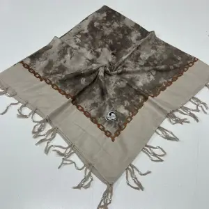 Huzurlu Püsküllü Boncuklu El İşi Yazma (pbs9508)