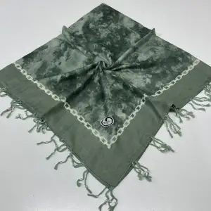 Huzurlu Püsküllü Boncuklu El İşi Yazma (pbs9516)