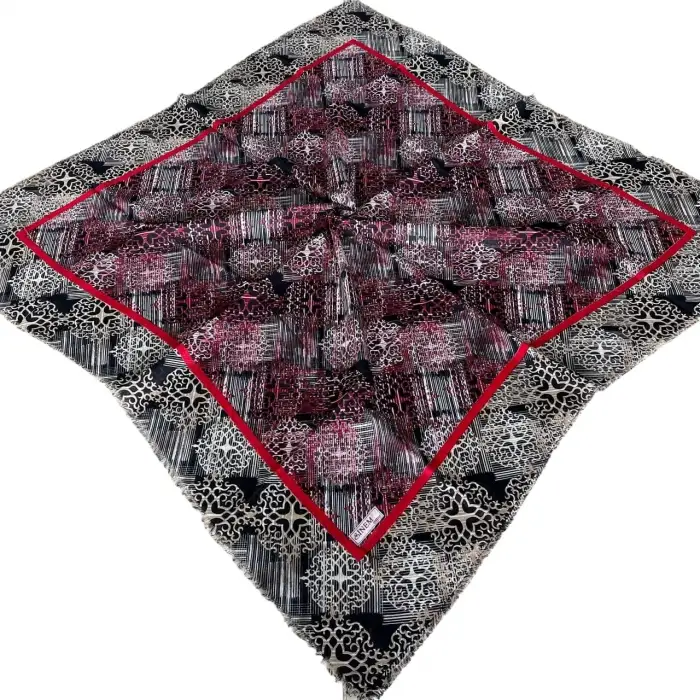 Sinem Sökme Koton eşarp (FE476-01)