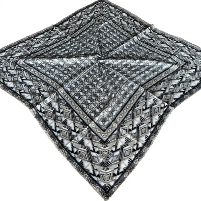 Sinem Sökme Koton eşarp (FE477-10)