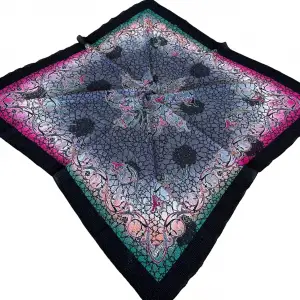 Eyfel Desenli Mio Cazz Eşarp (FE490-04)