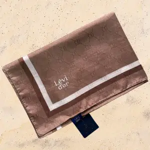 Levidor Şerit Kenarlı Monogram Şal (Mng9914)