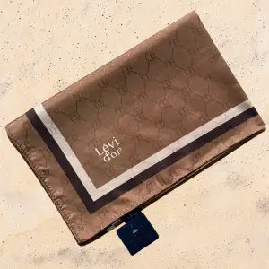 Levidor Şerit Kenarlı Monogram Şal (Mng9916)