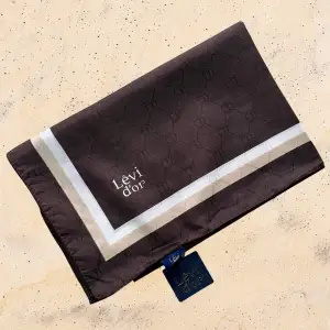 Levidor Şerit Kenarlı Monogram Şal (Mng9918)