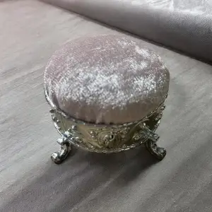 Puf İğnelik Kadife 1 Adet (İGN01-09)