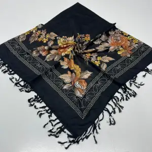 Huzurlu Püsküllü Boncuklu El İşi Yazma (pbs9814)