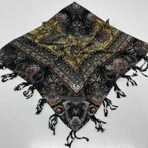 Huzurlu Püsküllü Boncuklu El İşi Yazma (pbs9616)