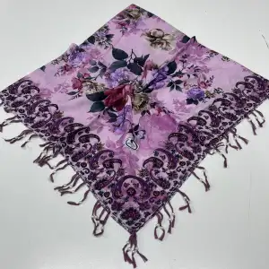 Huzurlu Püsküllü Boncuklu El İşi Yazma (pbs9413)