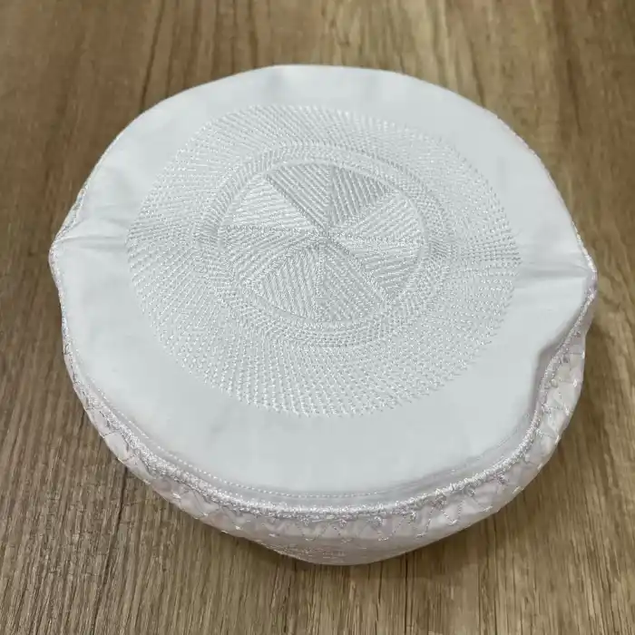 Beyaz Kalıp İşlemeli Takke 1 adet (takke06)