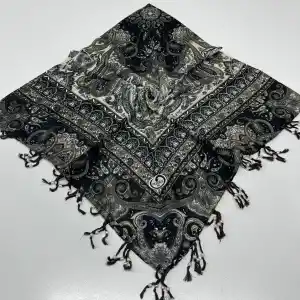 Huzurlu Püsküllü Boncuklu El İşi Yazma (pbs9606)