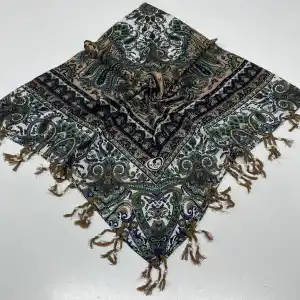 Huzurlu Püsküllü Boncuklu El İşi Yazma (pbs9614)