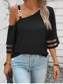 Kadın Askılı Asimetrik Kesim Kol Ve Yaka Kolda Tül Ve Aksesuar Detaylı Janjan Krep Bluz