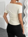 Kadın Kısa Kollu Tek Omuzu Açık Büzgülü Viskon Bluz