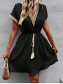 Kadın Kısa Kollu V Yakalı Belinde Bağcıklı Viskon Elbise