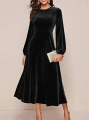 Kadın Uzun Kollu Bisiklet Yaka Midi Kadife Elbise