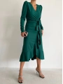 Kadın Yeşil Krep Kumaş Midi Boy Kuşaklı Uzunkol Elbise