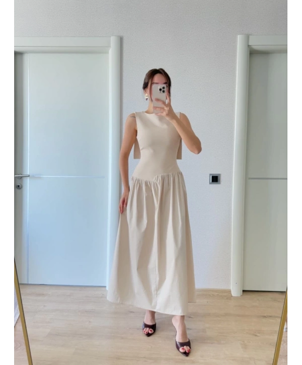 Arkası Kanatlı Uzun Elbise- Bej