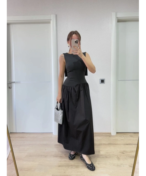 Arkası Kanatlı Uzun Elbise- Siyah