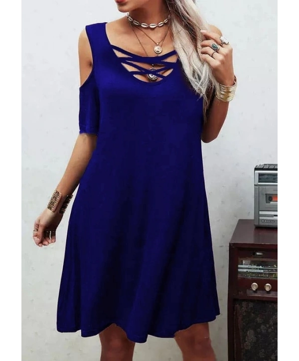 Dekolteli Bağcık Detay Viskon Kumaş Elbise