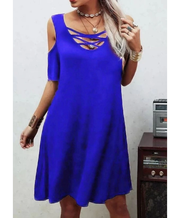 Dekolteli Bağcık Detay Viskon Kumaş Elbise