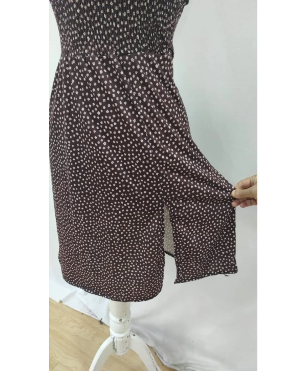 Kadın Askılı V Yakalı Beli Lastikli Yırtmaçlı Süprem Midi Elbise