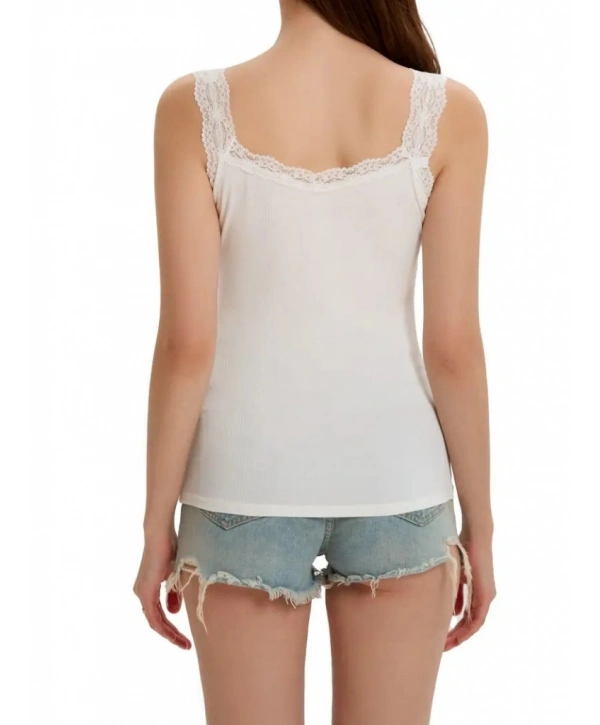 Kadın Askılı Yuvarlak Yaka Dantel Detay Kaşkorse Bluz