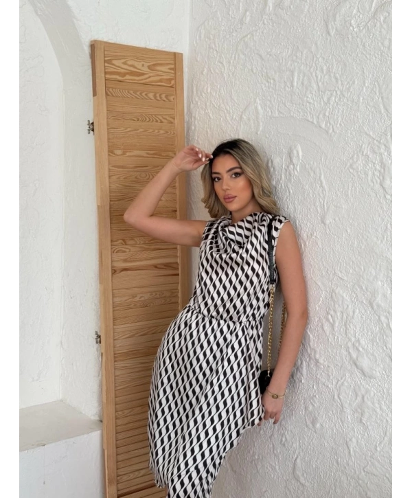 Kadın Degaje Yaka önden çapraz Detay Saten Midi Elbise